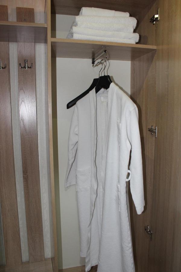 Hotel Silk Way Almaty Esterno foto