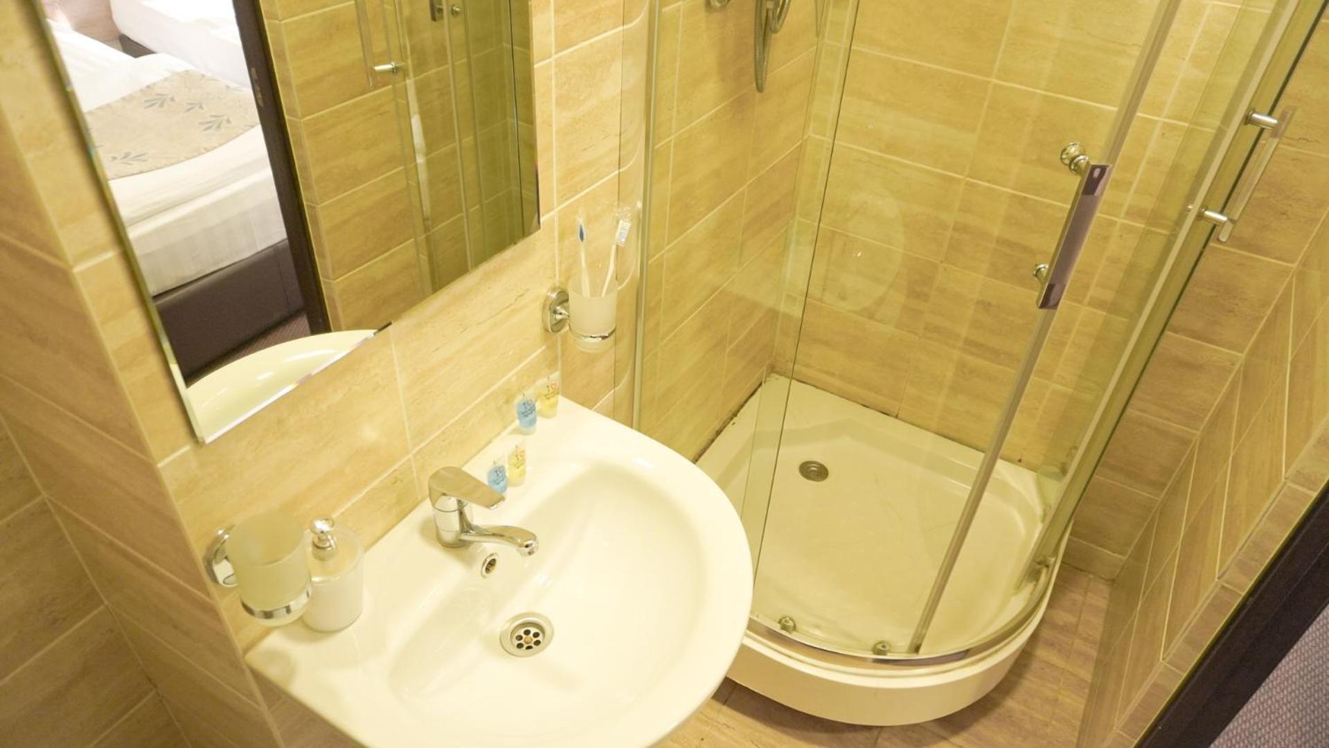 Hotel Silk Way Almaty Esterno foto