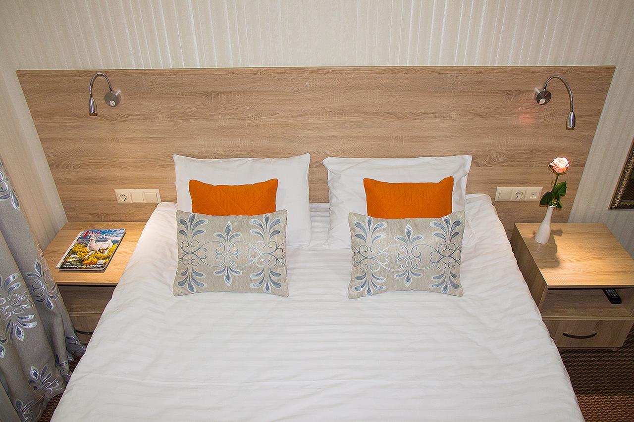 Hotel Silk Way Almaty Esterno foto