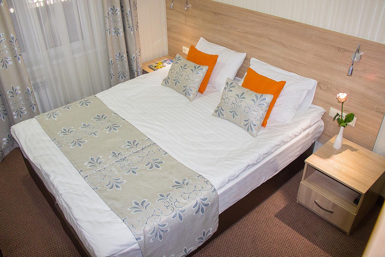 Hotel Silk Way Almaty Esterno foto